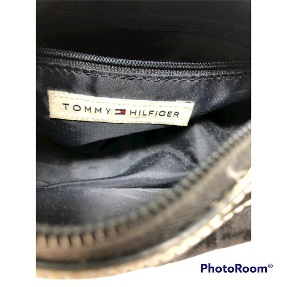 Tommy Hilfiger small Black hand bag with zip - Picture 4 of 4
